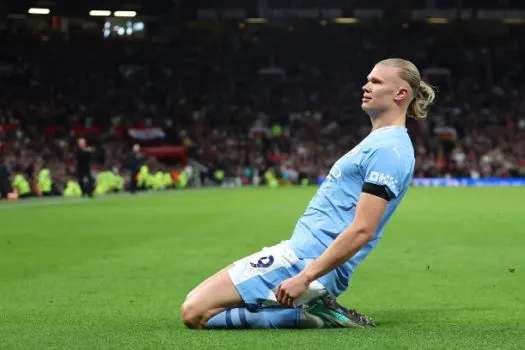 Manchester City domina United em Old Trafford, vence por 3 a 0 e amplia ‘freguesia’ recente