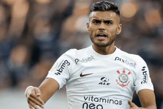 Gabriel Moscardo torce o tornozelo e abre espaço para volta de Fausto Vera no Corinthians