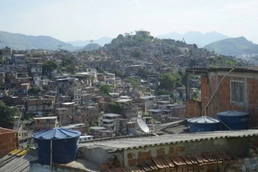 Quase 16,4 milhões de pessoas moram em favelas no Brasil, revela Censo