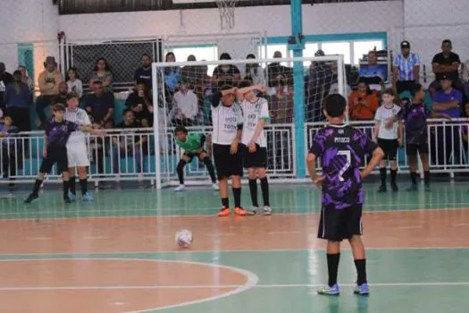 No encerramento do torneio, Festival Estudantil do Futuro sagra campeões do futsal