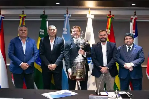 Presidente da Conmebol confirma final da Libertadores entre Fluminense e Boca Jrs no Maracanã