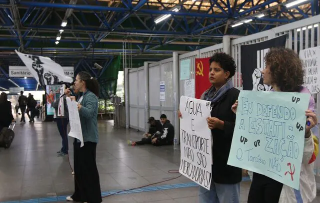 Greve do metrô e trem