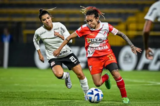 Corinthians goleia e se garante nas quartas da Libertadores feminina