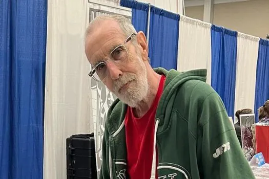 Morre Keith Giffen, criador do Besouro Azul e do Lobo, aos 70 anos