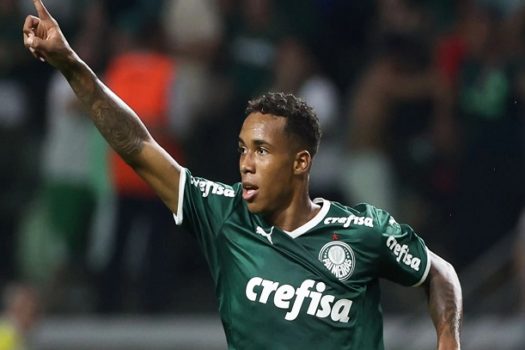 Kevin tem evolução no Palmeiras, corresponde em campo e terá mais chances