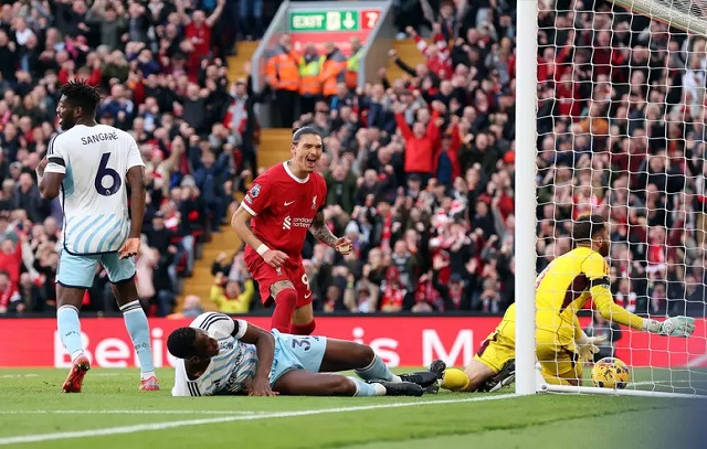 Darwin brilha, mas Liverpool fica no empate com o Fulham em