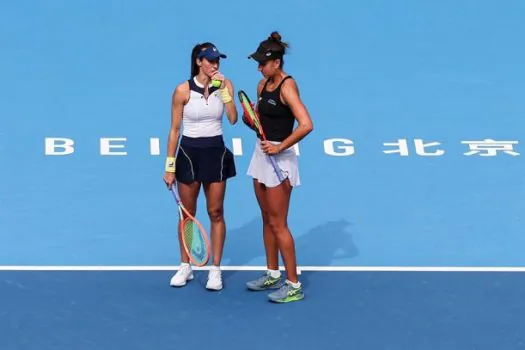 Stefani e Ingrid Martins caem na semi do WTA 1000 de Pequim