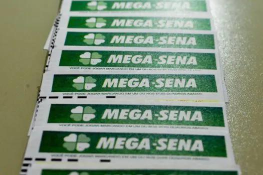 Mega-Sena acumula e deve pagar mais de R$ 100 milhões no próximo sorteio