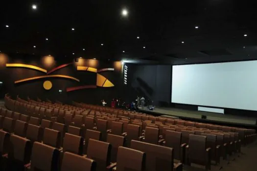 Projeto Cine Petrobras leva cinema gratuito para população