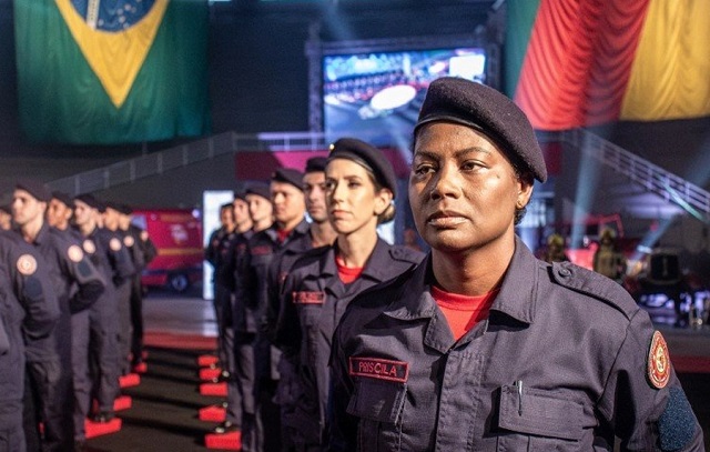 mulheres-corpo-de-bombeiros