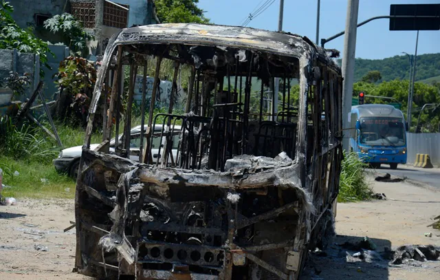 onibus-queimado