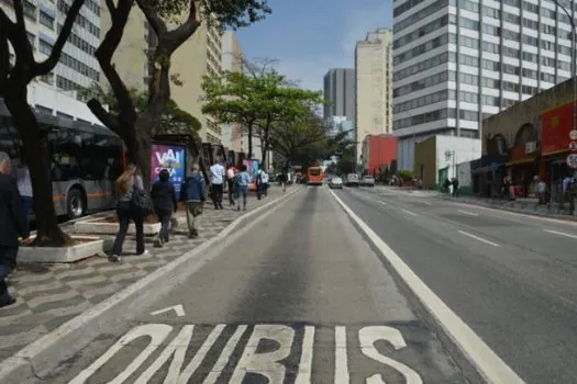 Prefeitura de SP reforça linhas de ônibus durante feriado de Finados