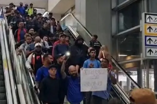 Funcionários do aeroporto de Guarulhos protestam contra proibição de celular em terminal de cargas