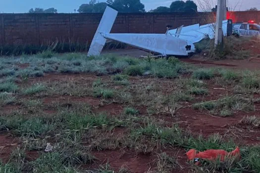 Avião de pequeno porte cai em Goiás