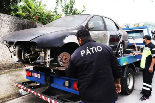 Mais de cem veículos abandonados já foram recolhidos ao pátio de Diadema