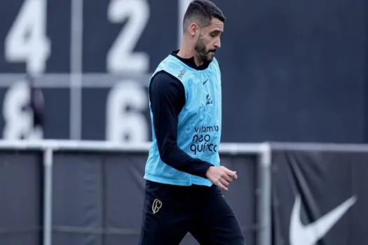 Livre de dores na lombar, Renato Augusto treina e deve reforçar Corinthians contra Fluminense