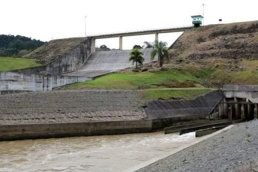 Santa Catarina decreta fechamento de barragens após duas mortes