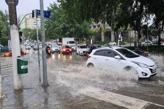 São Paulo entra em estado de atenção para alagamentos nesta quarta (4)