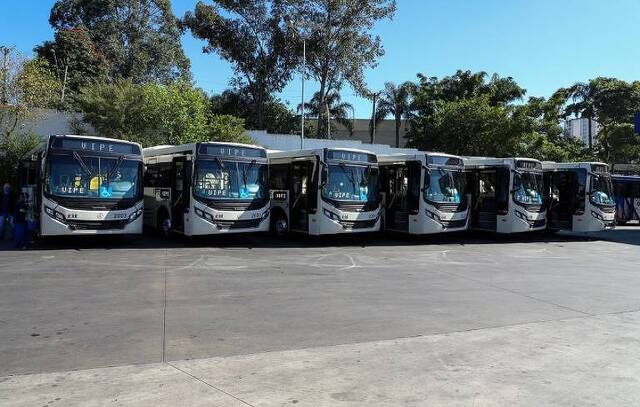 Passe livre nos ônibus de São Caetano do Sul (SP) começa com surpresa e dúvidas de passageiros