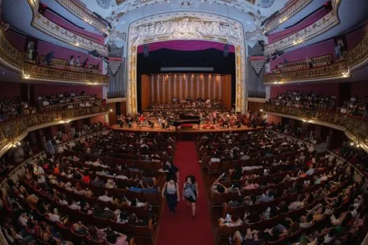 Theatro Municipal celebra 210 anos de Verdi com ‘Aos Deuses e aos Homens’