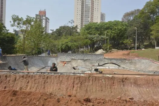 Obras para transformar praça em parque com pista de skate avançam em Santo André