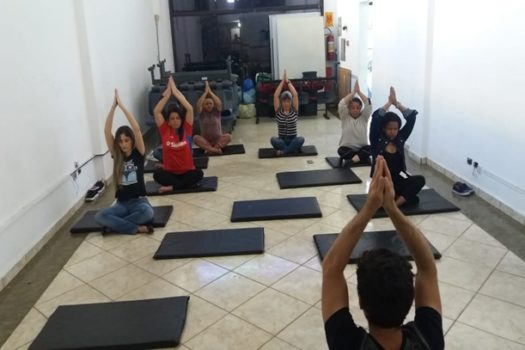 “Yoga é excelente terapia complementar, além de aliviar dores ortopédicas crônicas”, diz especialista