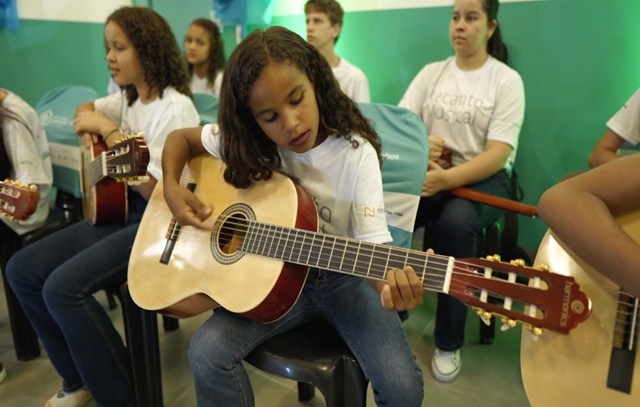 Jovens de Embu-Guaçu poderão aprender a tocar instrumentos musicais gratuitamente