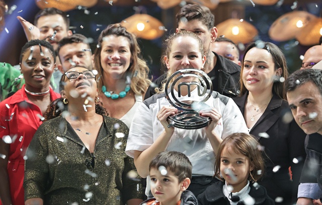 Bárbara conquista título de campeã do “MasterChef Profissionais 2023”