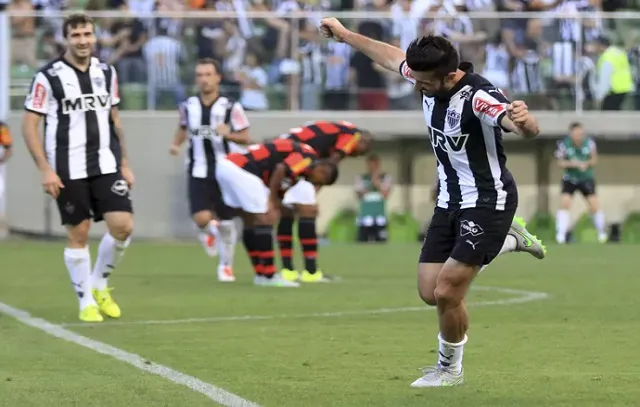 atletico-mg-goleia-flamaengo