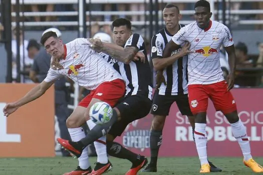 Botafogo vira no 1º tempo, mas cede empate ao Red Bull Bragantino nos acréscimos