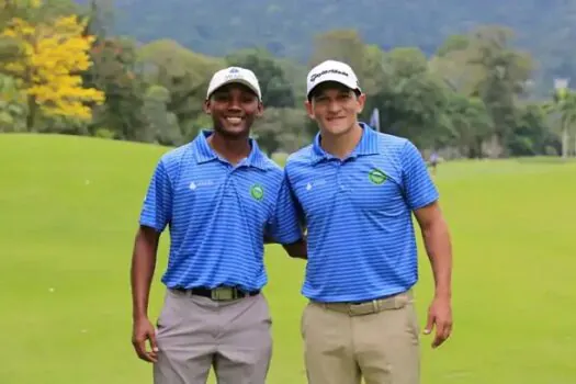 Germán Cano faz doação a projeto social de golfe na Baixada Fluminense