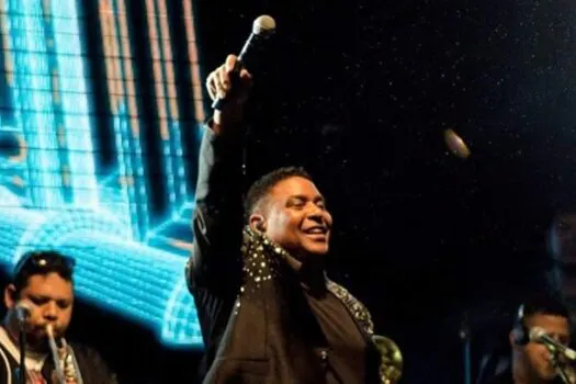 Ícone do funk melody, Stevie B desembarca em SP para show em noite de flashback