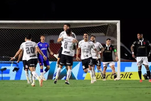 Corinthians vira, se distancia da confusão, e Vasco vê sombra do Z4 crescer