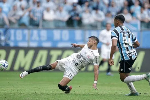 Corinthians vence fora, segura Grêmio na briga pelo título e respira aliviado no Brasileirão