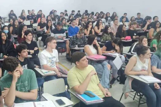 Singular Anglo promove concurso de bolsas para o cursinho pré-vestibular Extensivo 2024