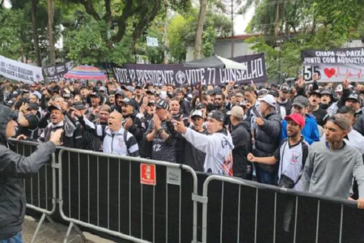 Eleições no Corinthians têm policiamento reforçado e começam com calmaria