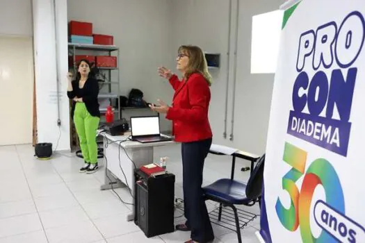 Escola do Consumidor em Diadema leva palestra a Centro Cultural no Jardim Ruyce