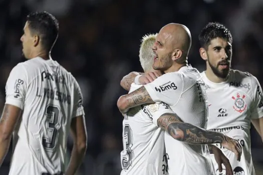 Corinthians: Mano pede para elenco dar presente de despedida a Fábio Santos