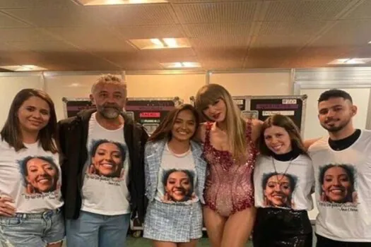 Família de Ana Benevides comparece ao último show de Taylor Swift no Brasil