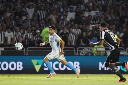 Suárez marca 1º gol no Brasileirão, mas Grêmio deixa Red Bull