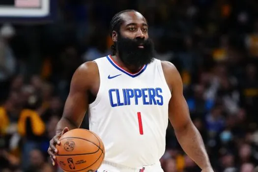 Harden conquista primeira vitória com os Clippers na NBA; LeBron lidera os Lakers