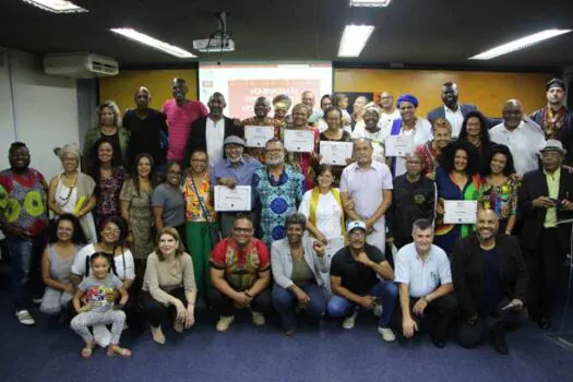 Personalidades que atuaram pela igualdade racial no Grande ABC são homenageados