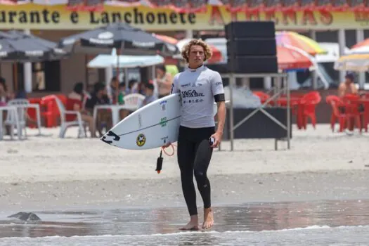 Jovem surfista conquista feito inédito na Taça Brasil 