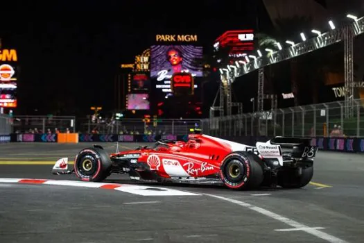 Leclerc domina treino classificatório e conquista pole em Las Vegas