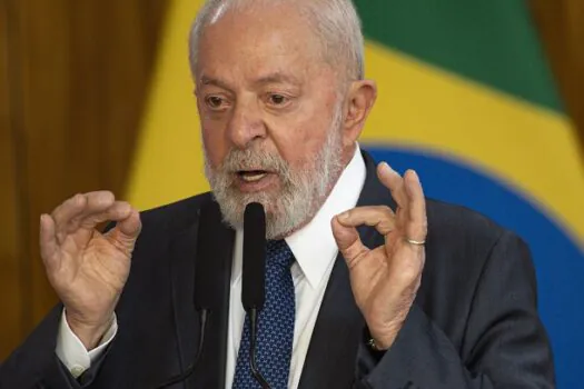 Lula diz que falhas do 1º ano de governo não podem se repetir em 2024