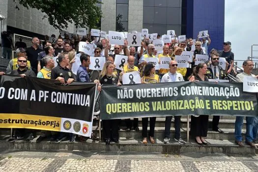 Mobilização reúne mais de 200 policiais federais na Superintendência em São Paulo 