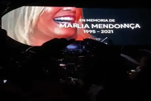 RBD homenageia cantora Marília Mendonça