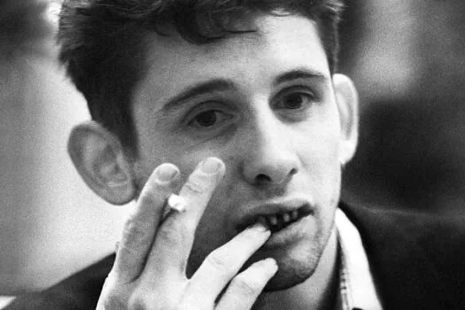 Morre Shane MacGowan, vocalista e compositor da banda The Pogues, aos 65