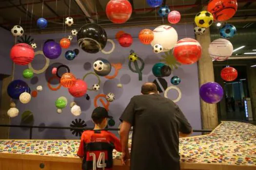 Museu do Futebol oferece entrada gratuita para a Exposição Futebol de Brinquedo