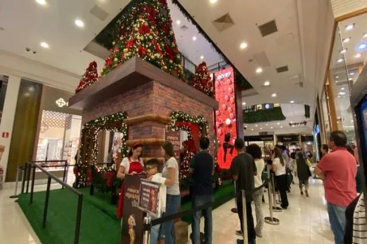 Shopping Santa Cruz terá chegada do Papai Noel com a presença ilustre da Tortuguita